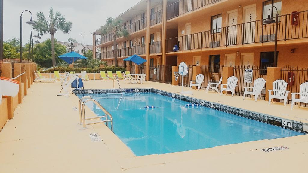 Days Inn Pensacola North Ferry Pass Dış mekan fotoğraf